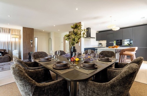 Le Grau-dʼAgde Villa | Villa Maya · Rooftop beach access heated pool