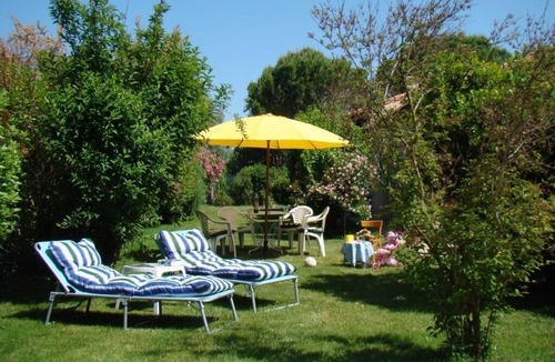 Graveson Villa | Villa meublée de Tourisme * for 2 pers. Quiet area with trees, Parking.
