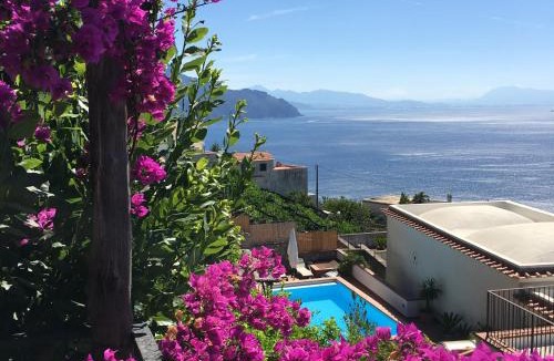 Conca dei Marini Villa | Villa Miramare, piscina e parcheggio a Conca dei Marini