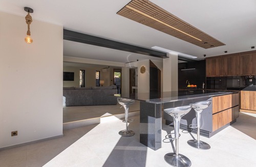 La Croix-Valmer Villa | Villa “Moderne” with Private Pool, Wi-Fi, and Air Conditioning