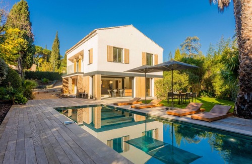 La Croix-Valmer Villa | Villa “Moderne” with Private Pool, Wi-Fi, and Air Conditioning
