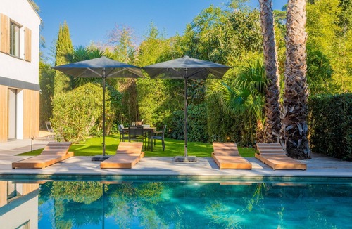 La Croix-Valmer Villa | Villa “Moderne” with Private Pool, Wi-Fi, and Air Conditioning