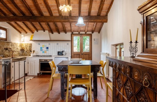 Montefollonico House | Villa Mulinello, secluded in greenery with panoramic views over the Montepulciano Valley