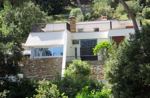 Hyeres House | Villa NEA with sea view and private swimming pool, classified 4 stars.