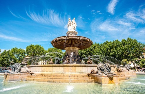 Lambesc Villa | Villa near Aix-en-Provence, private pool, 6 bedrooms, sleeps 12.