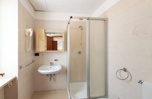 Romeno Hotel | VILLA NUOVA