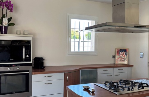Lunel House | Villa Occitana: Between Land and Sea