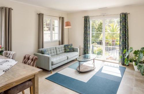 Roquefort-les-Pins Apartment | Villa Orange spacious luxury apartment on the Côte d'Azur