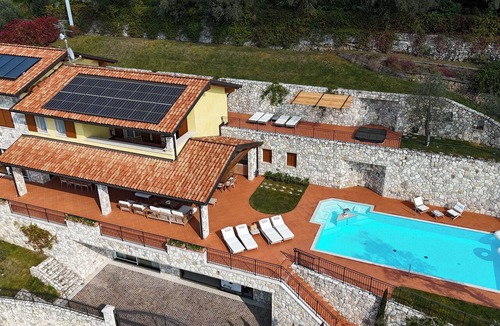 Brenzone sul Garda House | Villa Paradise Brenzone sul Garda - lake view, pool & spa - Luxury Villas on Lake Garda