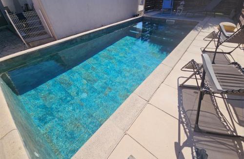 Marsillargues House | Villa Petite Camargue piscine bali au sel climatisation 15min plages 3 chambres