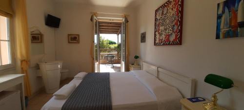 Saint-Tropez Hotel | Villa Playa del Sol - B1