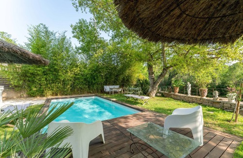 Apt Villa | Villa 'Plein Coeur Du Luberon' with Private Pool, Private Terrace and Wi-Fi