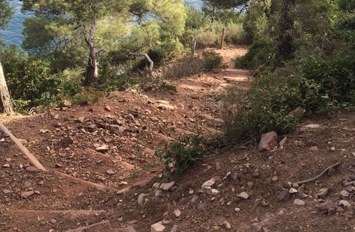 Hyeres Villa | Villa, quiet garden level near beaches with covered terrace and garden