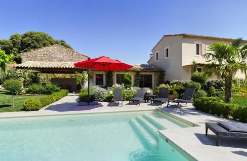 Eygalieres House | Villa rénovée à Eygalières avec piscine chauffée - FR-1-599-19
