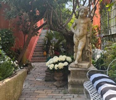 Saint-Tropez City Centre Bed & Breakfast | Villa Romana