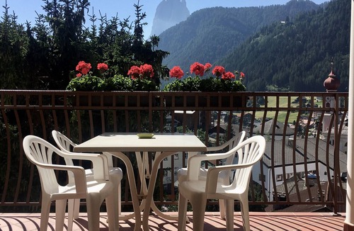 Ortisei Apartment | "Villa Stella Appartamento Stella Dream" near the ski lifts with mountain view