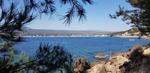 Carnoux-en-Provence House | Villa T3 Piscine privée et cuisine extérieure 10' Plage Cassis - Rando Garlaban
