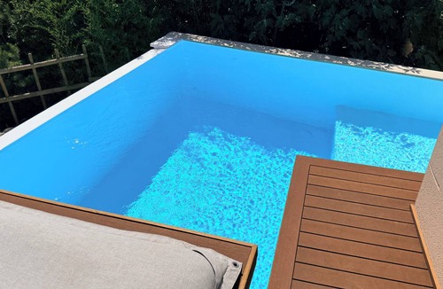 Laudun Villa | Villa with a pool, hot tub, and panoramic view