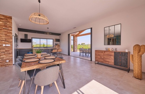 Servian Villa | Villa with exceptional 4-star certified viewSPA and heated infinity pool