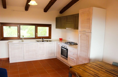 San Teodoro Villa | Villa with Panoramic View, Sky TV Access and Parking; Pets Allowed