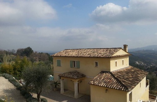 Saint-Cezaire-sur-Siagne Villa | VILLA WITH PANORAMIC VIEWS OF THE LAKE AND THE SEA.