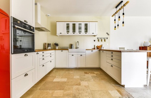 Route de Beaucaire Villa | Villa with pool near the historic center