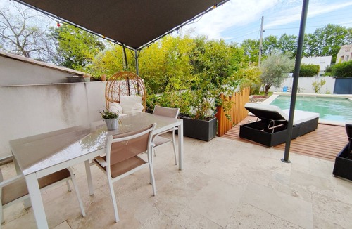 Route de Beaucaire Villa | Villa with pool near the historic center