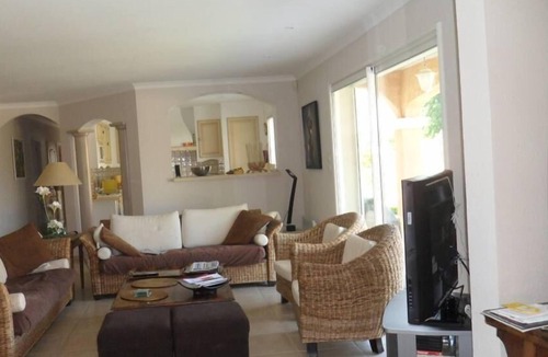 Molleges Villa | Villa with swimming pool near St Remy de Provence, in the Bouches du Rhône