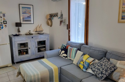 La Franqui-Plage House | Villa with swimming pool and large outdoor areas 15 minutes walk from the beach