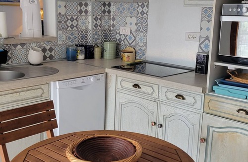 La Franqui-Plage House | Villa with swimming pool and large outdoor areas 15 minutes walk from the beach