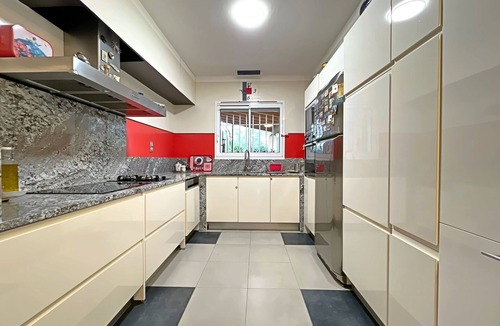 Quartier des Espesses Villa | Villa with swimming pool, 5 minutes from the center of Nîmes