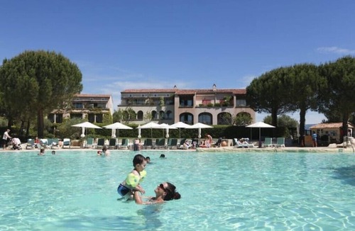 Pont Royal Villa | Villa with views of the Alpilles and Luberon mountains