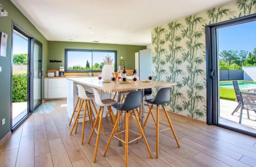 Tourbes Villa | Villa Zephyr by Villa Plus