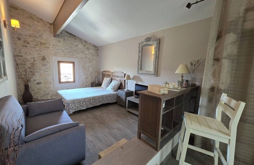 Fournes House | Village farmhouse with large lot and pool, 5 bedrooms, air conditioning