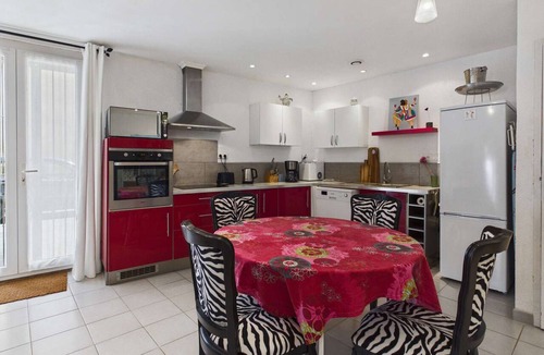 Marseillan House | Village house in Marseillan with elevator and rooftop terrace
