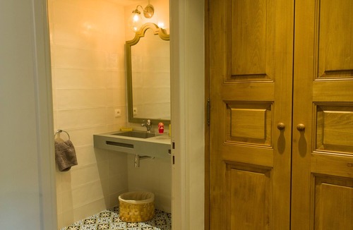 Eygalieres Villa | VILLAGE HOUSE WITH POOL and AC, Sleep 6, IN MAILLANE VILLAGE