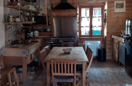 Allos House | Village house with south-facing terrace for 6 people ideal for families