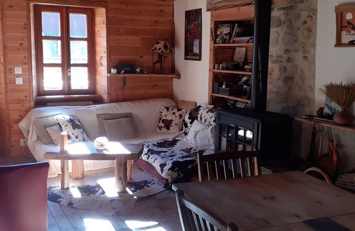 Allos House | Village house with south-facing terrace for 6 people ideal for families