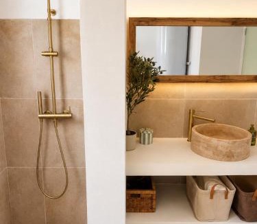 Cabrieres Villa | Villaraya experience
