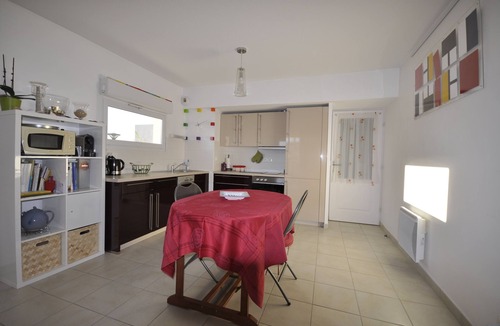 Sete Apartment | VILLEROY seaside apartment on the cliff, 100 m from the beach, with a fountain, 54 m², AIR-CONDITIONED, SWIMMING POOL