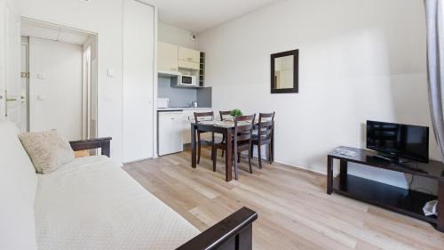 Grasse Apartment | Virginia N107 2P4