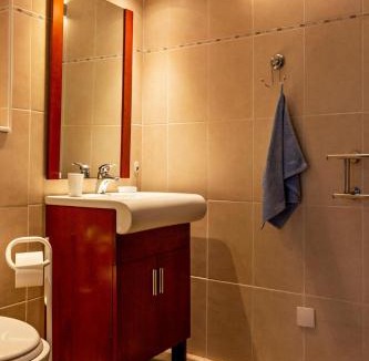 Marseillan House | Vol - au - Vent - Cheerful 5-bedroom villa with pool
