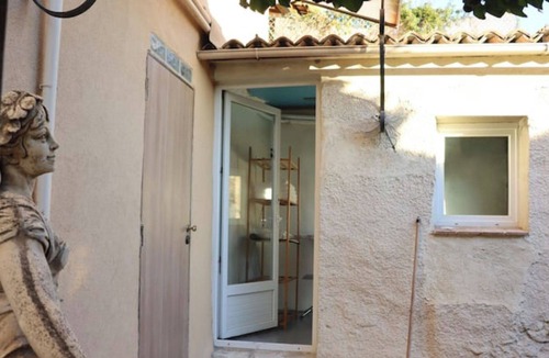 16th Arrondissement Apartment | Vrbo Property