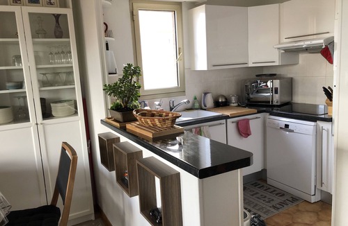 Hyeres Apartment | 🌊 Vue Mer & Calme au Port d'Hyères : 3 pièces Climatisé à 200m des Plages
