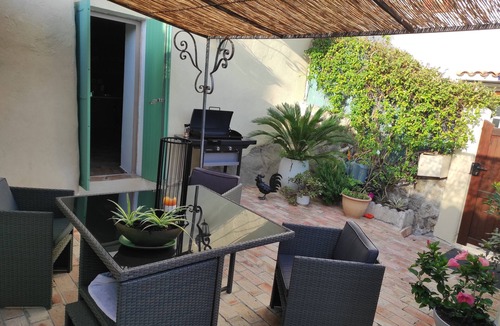 Villeneuve-Loubet House | Warm and festive village house just for you.
