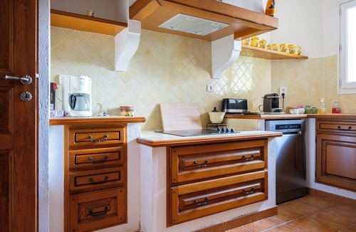 Gemenos House | Welcome to Provence! T2 air-conditioned, 70 m2, Secure parking, Garden with trees WIFI
