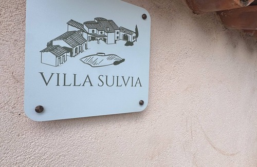 Roquefort-les-Pins House | Welcome to Villa Sulvia, located between the sea and the hinterland of Provence.