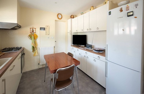 Velaux Villa | Well-equipped village house near beaches