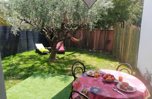 Caremeau Apartment | Whole apartment -Nîmes- T2 garden level