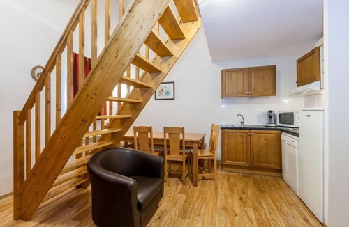 Allos Apartment | Wifi, 50m from shops, swimming pool, sauna, hammam, balcony, tv, ski locker, 57m², Val d'Allos